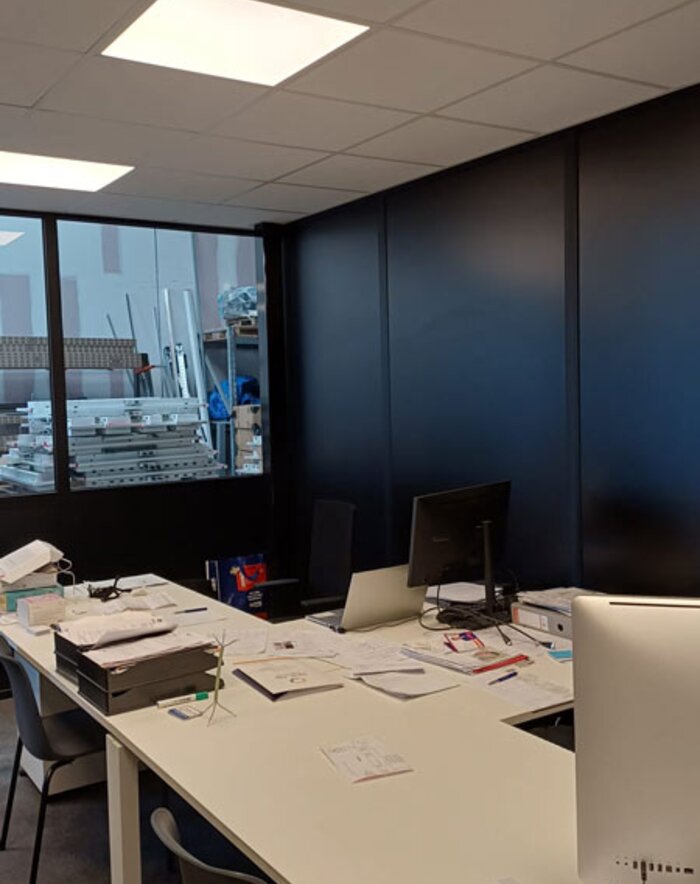 Totaal-inrichting-solar-engineer-tussenvloer-op-stelling-cabine-inrichting.jpg