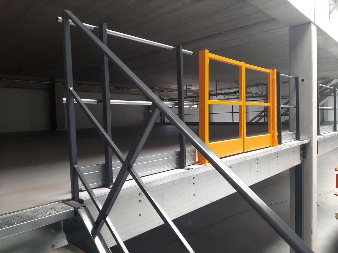 Tussenvloer voor opslag Ardeel close-up veiligheids poort