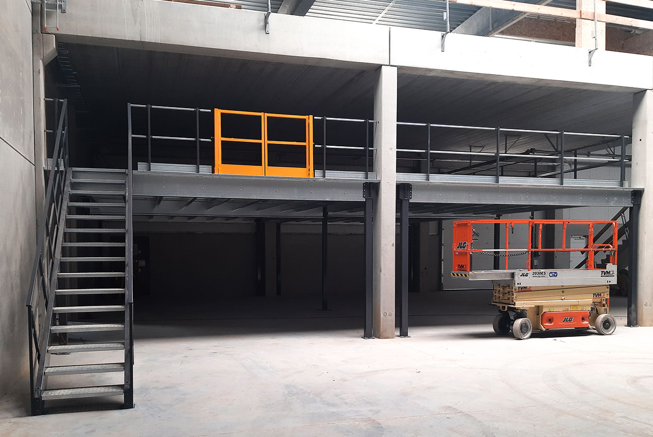 Tussenvloer voor opslag ardeel